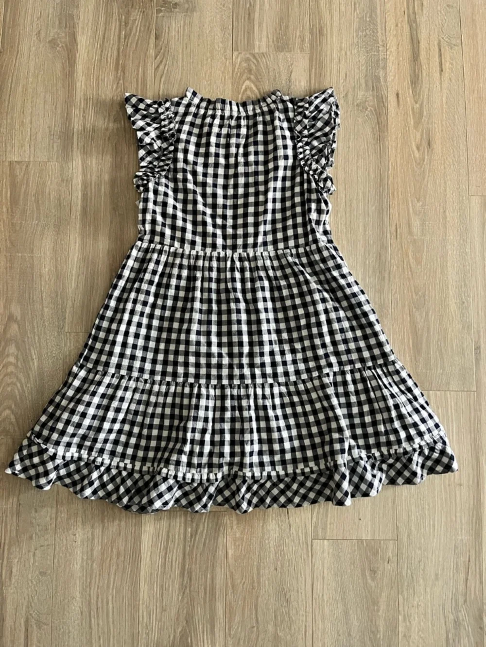 Vineyard Vines Girl’s Navy and White Tiered Ruffle Sleeveless Dress - Size Large
